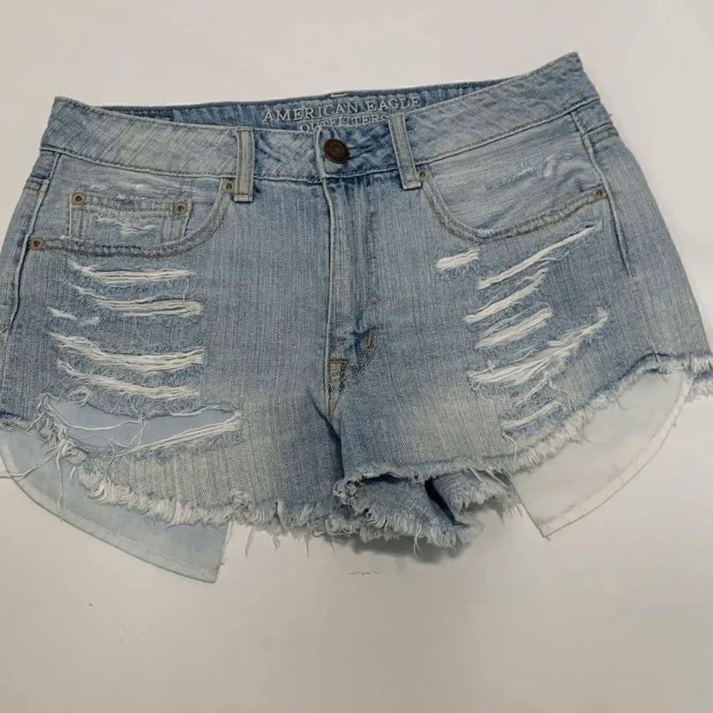 American Eagle Outfitter High Rise Festival Frayed Distressed Denim Short Short